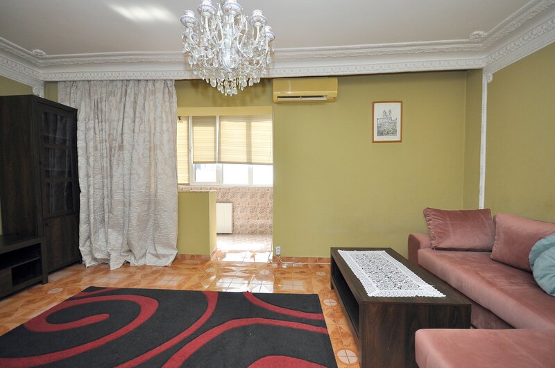 Crangasi metrou, apartament 2 camere decomandat, mobilat complet.