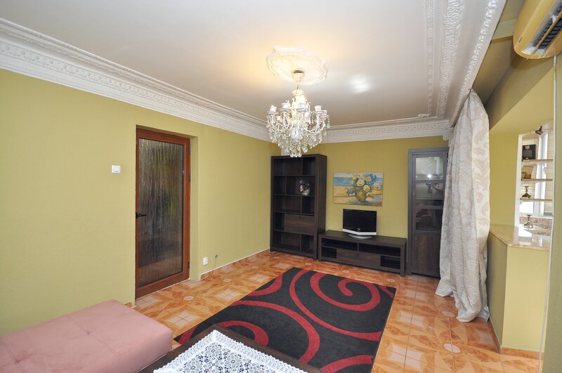 Crangasi metrou, apartament 2 camere decomandat, mobilat complet.