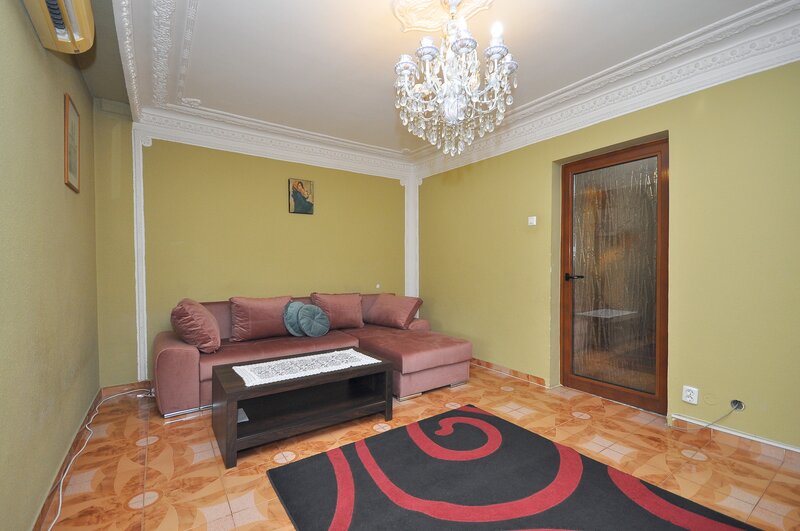 Crangasi metrou, apartament 2 camere decomandat, mobilat complet.