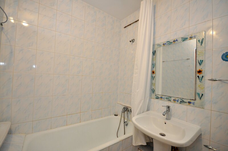 Crangasi metrou, apartament 2 camere decomandat, mobilat complet.